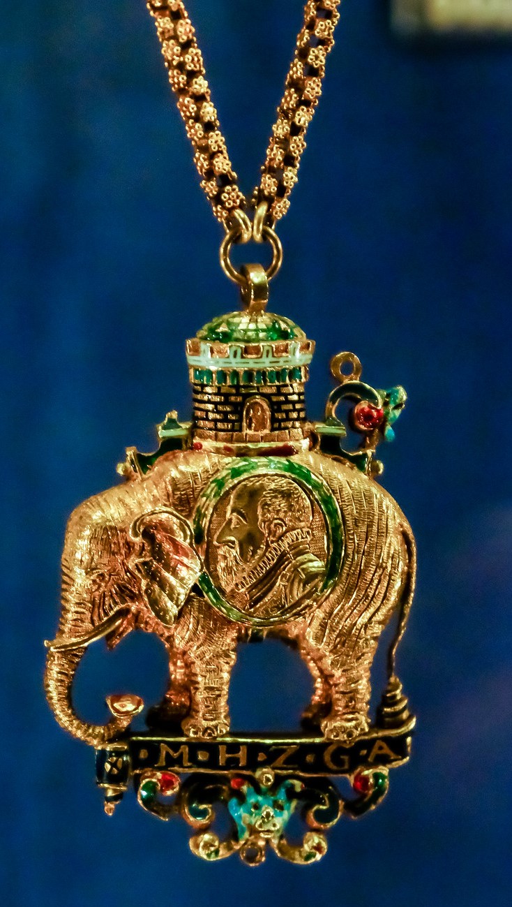 Order of the Elephant made in 1580 for the King Frederik II of Denmark.jpg