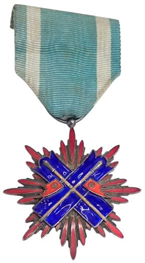Order of the Golden Kite without sword.jpg