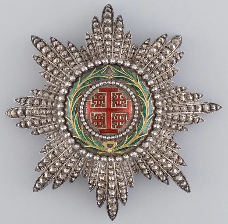 Order of the Holy Sepulchre of Jerusalem breast star made by  Kretly.jpg