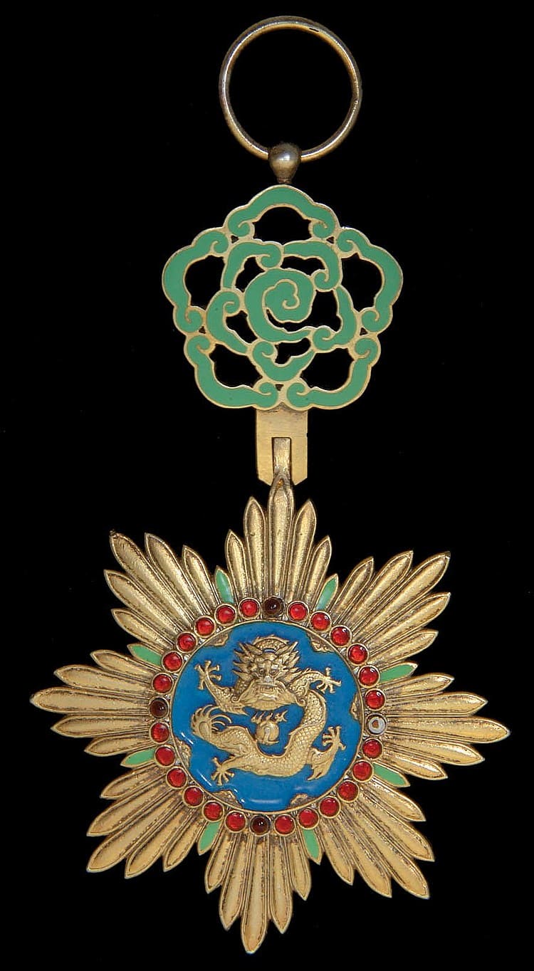 Order of the Illustrious Dragon Badge from ex-collection of Robert McNamara.jpg