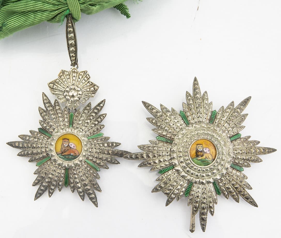 Order  of the Lion and Sun made by Saniolmamalek, Téhéran.jpg Order  of the Lion and Sun made by Saniolmamalek, Téhéran.jpg