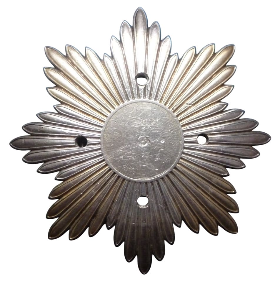 Order of the Pillars of the State breast star.jpg