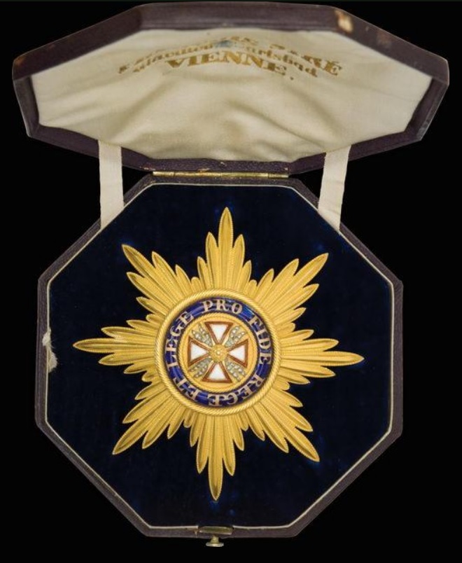 Order of White Eagle Breast Star made in gold  by  Francols Syré.jpg
