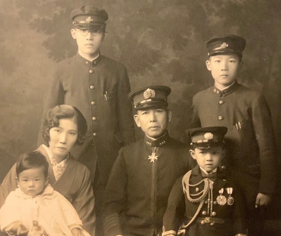 Photo with Japanese  Children's Orders おもちゃ勲章.jpg