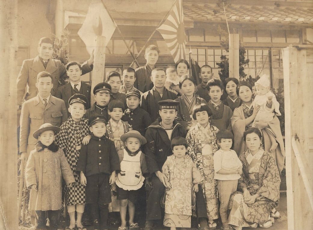 Photo  with  reservist badge.jpg