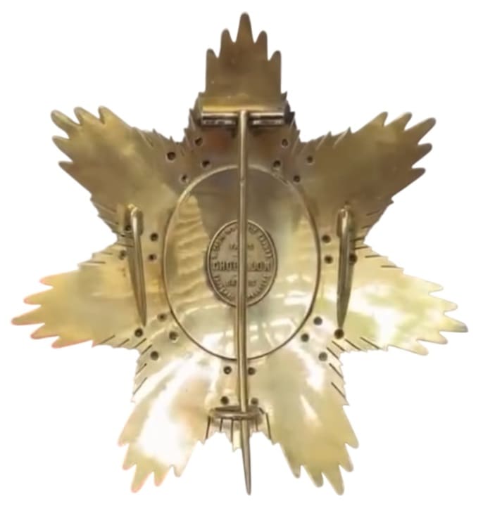 Plaque de grand-croix de l’ordre malgache  de Ranavalona du maréchal Joseph Gallieni (1849-1916).jpg
