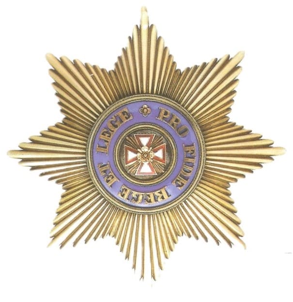 Поддельная звезда ордена Белого орла Фаберже.jpg