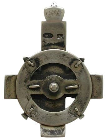 Поддельный знак  10-го гусарского Ингерманладского полка.jpg