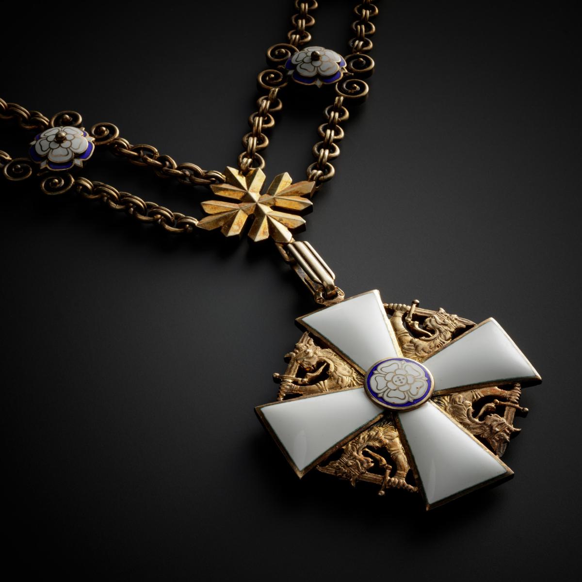 President's Collar of the Grand Cross of the White Rose of Finland.jpg