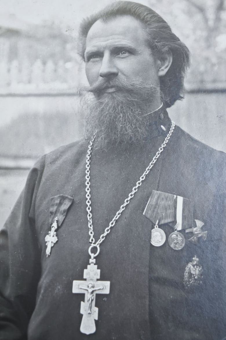 Priest of the 8th Rifle  Regiment Leonty Fedotovich Yarotsky Леонтий Федотович Яроцкий.jpg