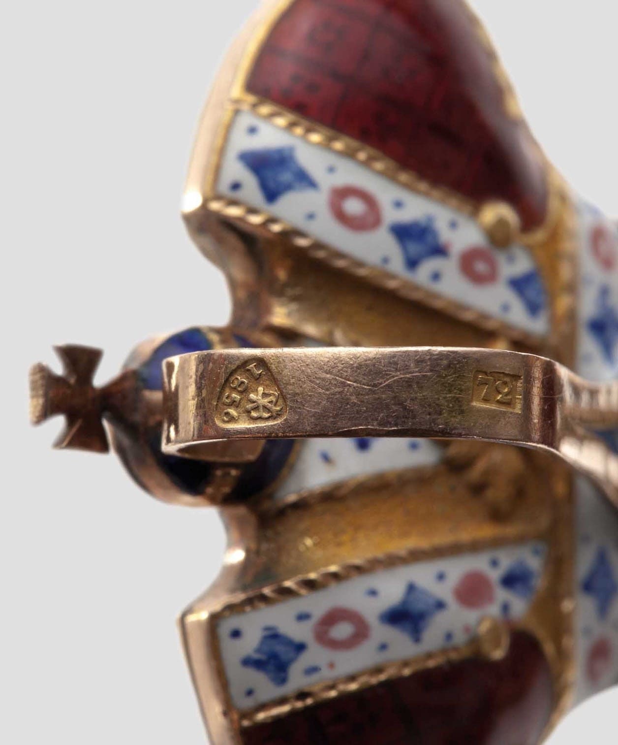 Privately-commissioned 2nd class  Order of Saint  Anna with Imperial Crown.jpg