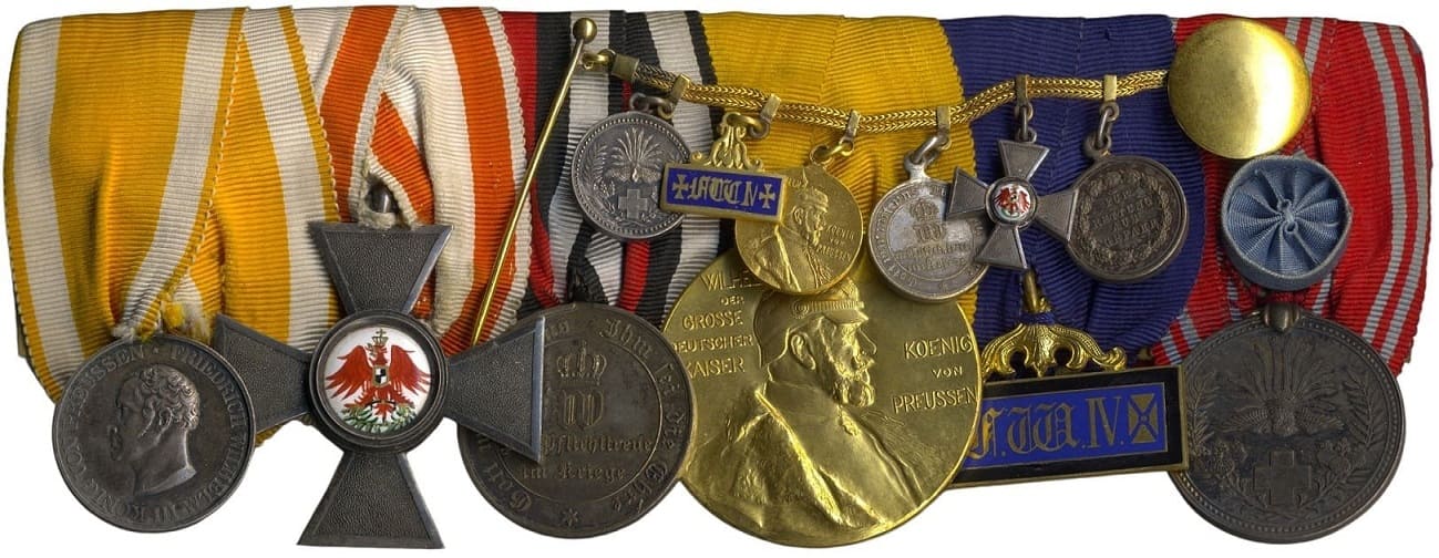 Prussian medal bar with Japanese Red Cross  Medal.jpg