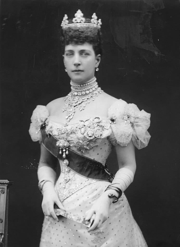 Queen Alexandra wearing breast star and cross of Saint Catherine order.jpg