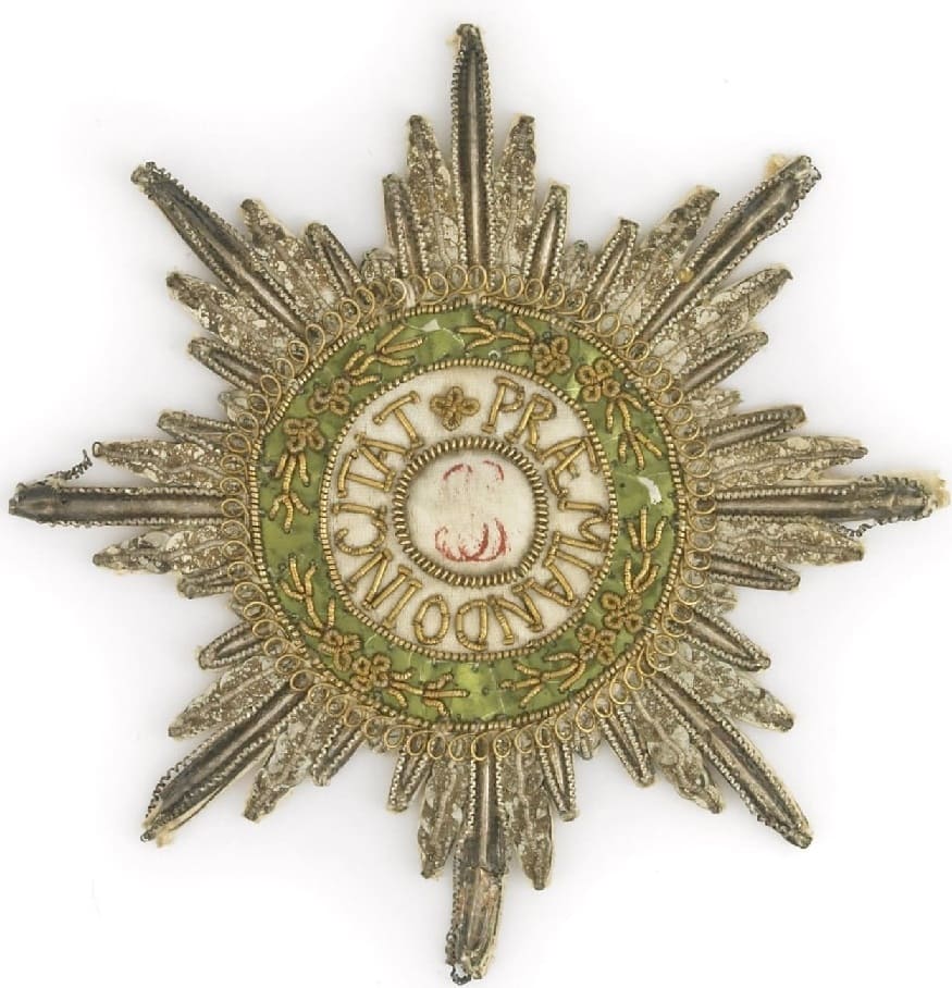 Ранняя шитая звезда ордена Святого Станислава.jpg