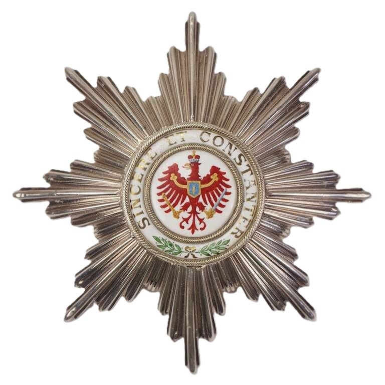 Red Eagle order breast star made by Rothe.jpeg