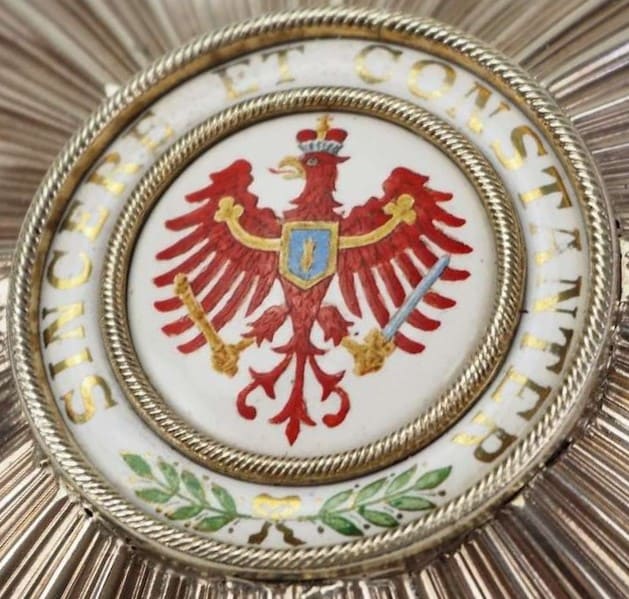 Red Eagle order breast star  made by Rothe.jpg