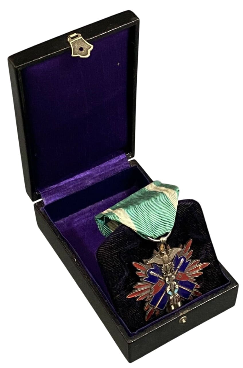 Repaired  Order of the Golden Kite.jpg