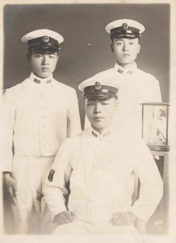Reserve flight trainees in summer uniform, circa 1944.jpeg