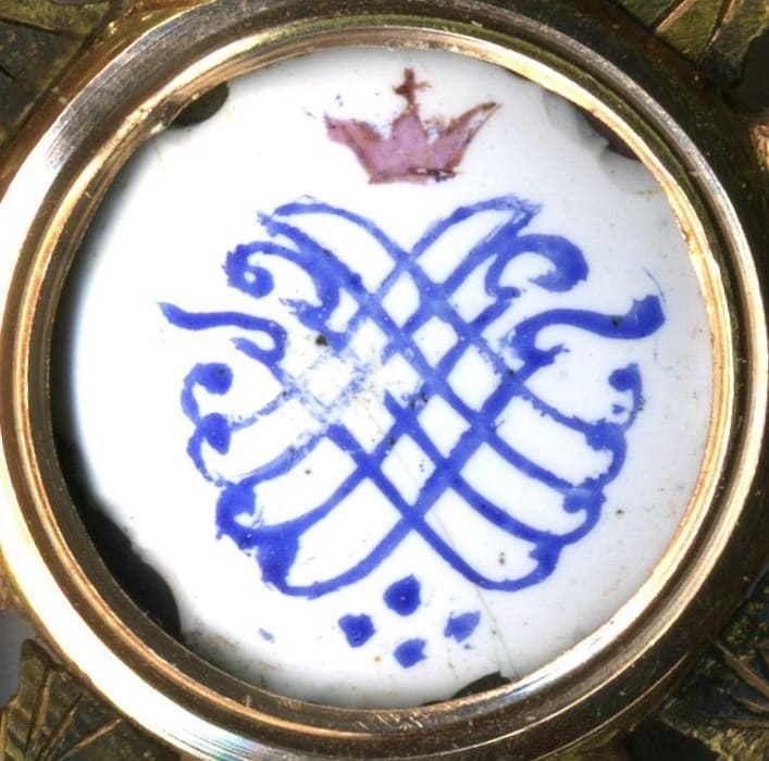 Reverse medallion.jpg