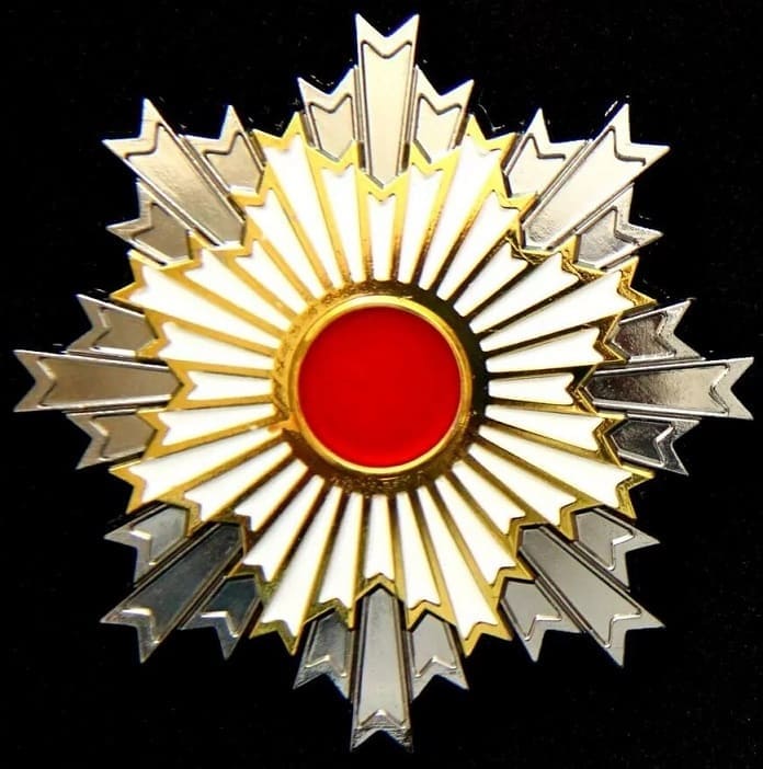 Rising Sun Order  breast star replica.jpg