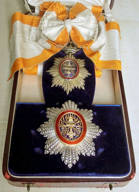 Royal Order of Cambodia made by Arthus Bertrand, Paris.jpg