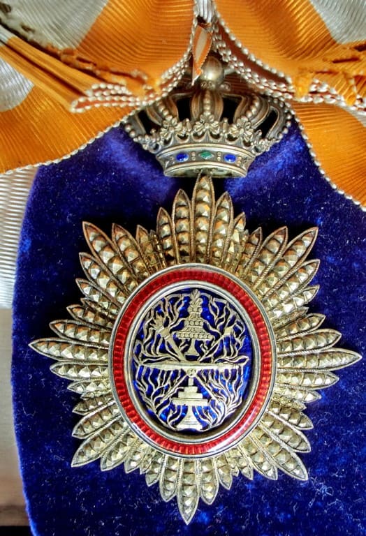 Royal  Order  of Cambodia made by Arthus Bertrand, Paris.jpg