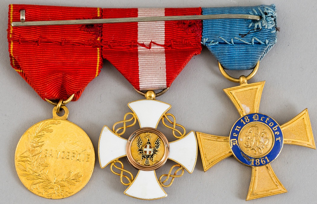 Russian awards in Imperial Germany medal bar..jpg