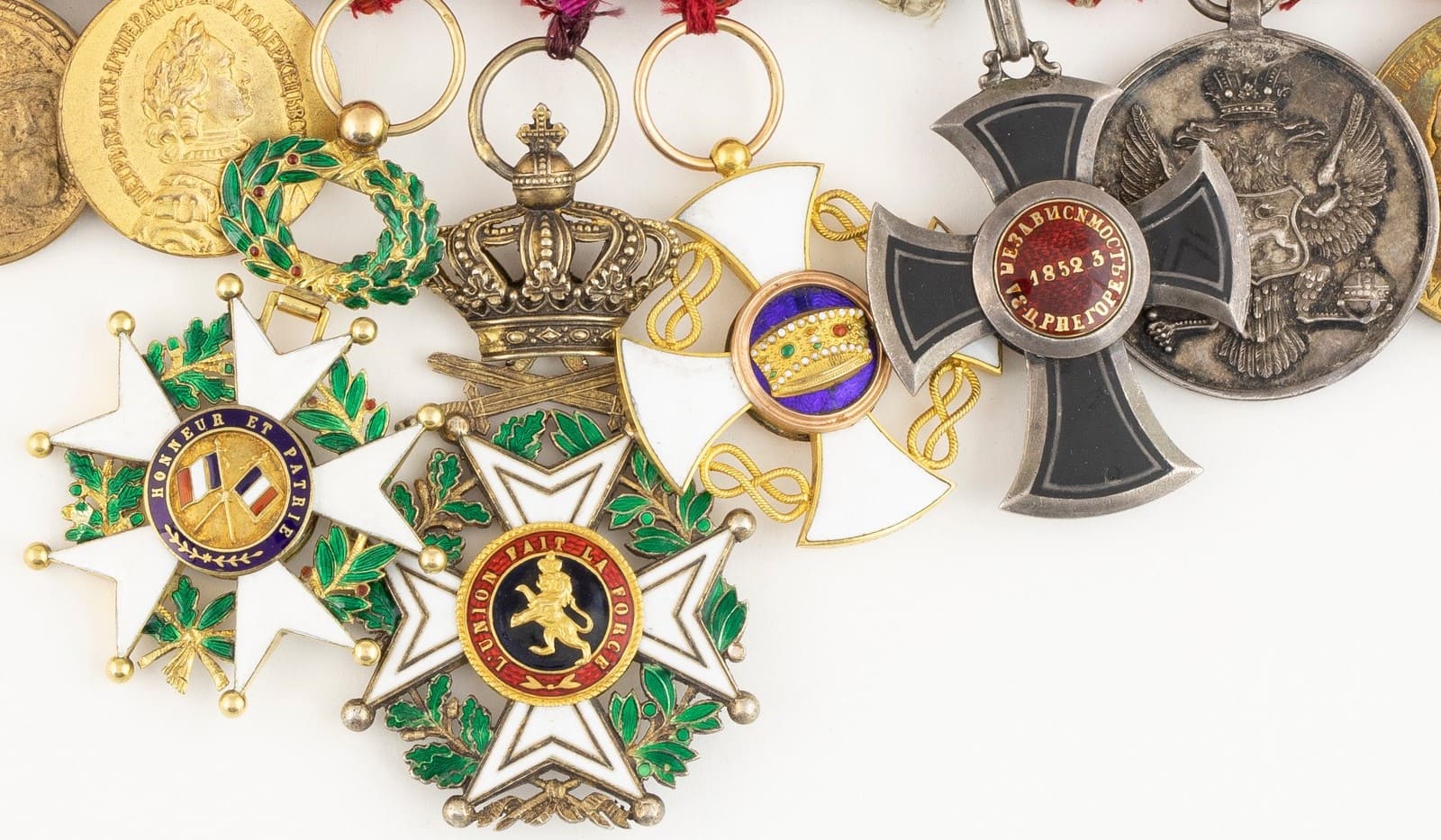 Russian Medal  bar with Japanese order.jpg