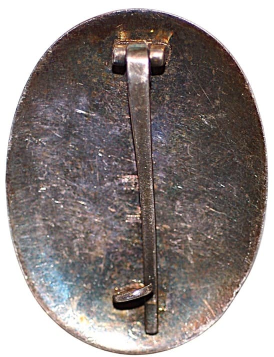 Showa  Enthronement Attendant’s Badge for Persons with Equivalent Treatment.jpeg