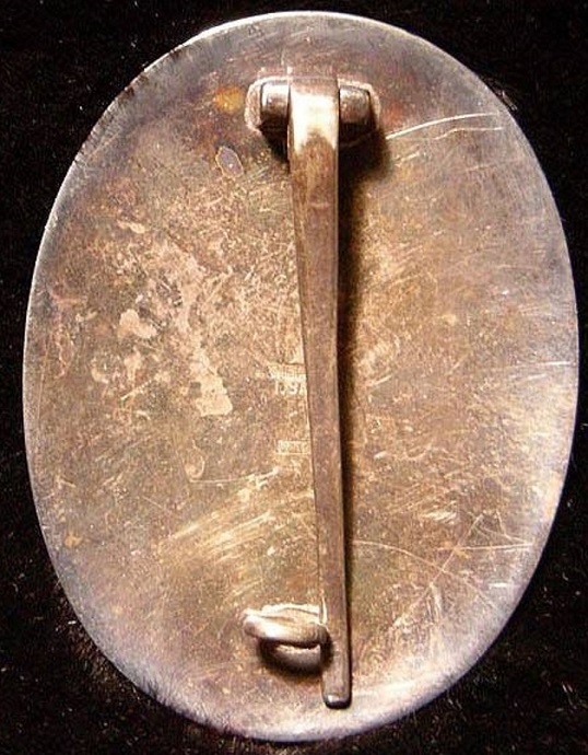 Showa Enthronement Sōninkan Attendant’s Badge  奉任官用 昭和大禮使徽章.jpg