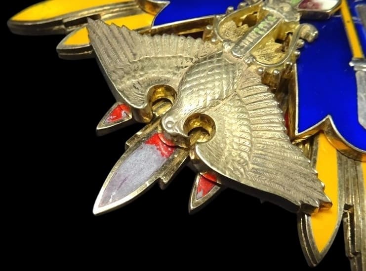 Sick  breast star of the Golden Kite order from Meiji era.jpg