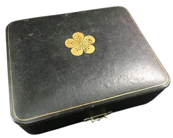 Silver case with a gilded Imperial Seal of  Korea.jpg