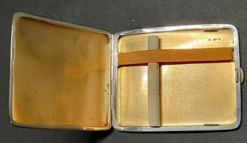 Silver Cigarette Case  with Manchukuo Imperial Seal made by Mitsukoshi.jpg