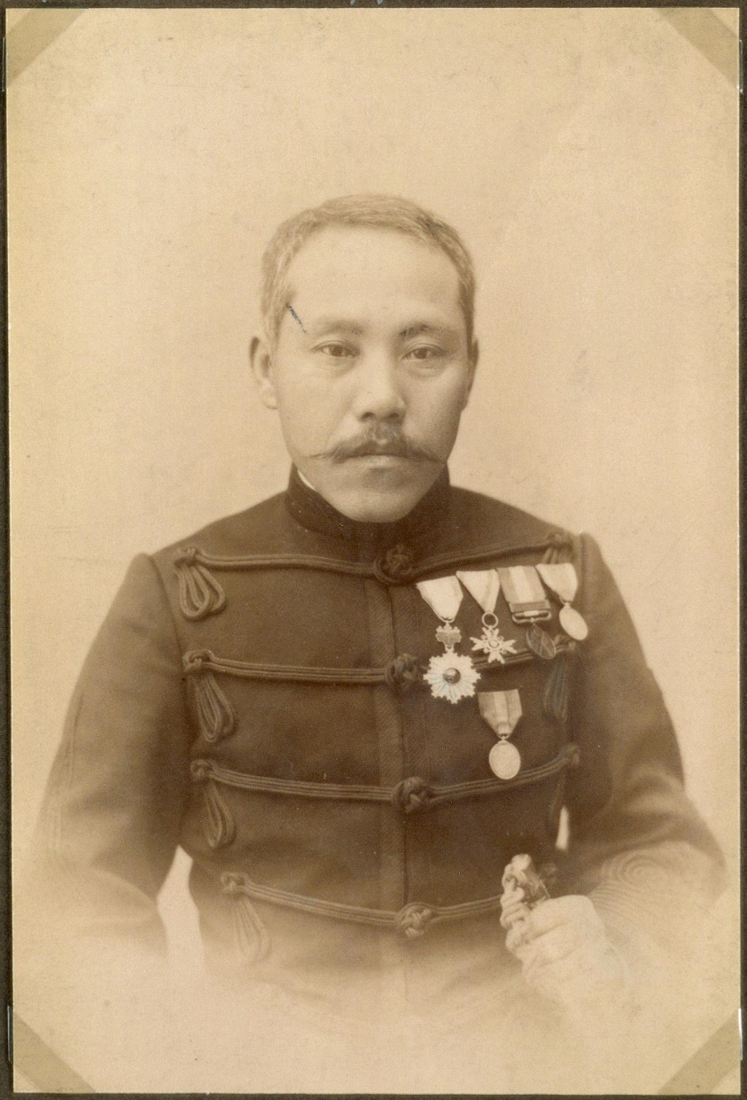 Souvenir d’Amitié à Monsieur le Capitain Munter. N. Arisaka, Colonel d’Artillerie.jpg