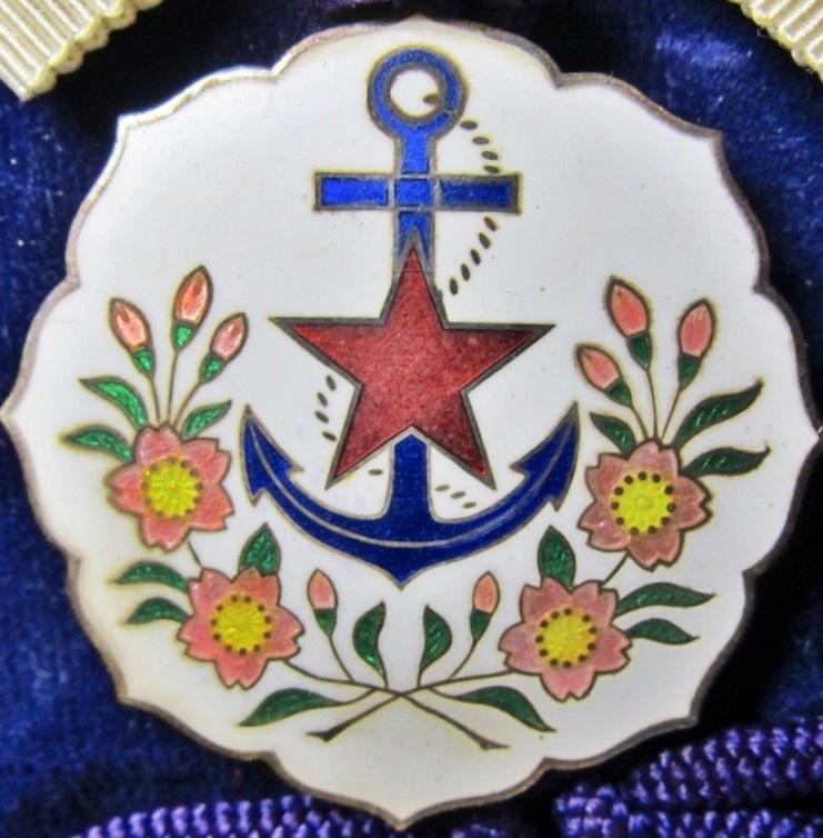 Special Merit Badge of Women's Patriotic Association 愛国婦人会 特別有功章.jpg