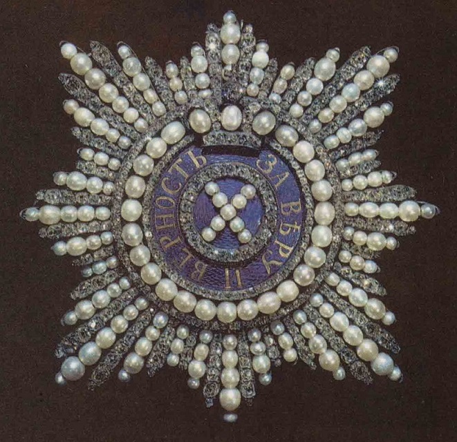 St. Andrew Order Breast Star with Pearls the  collection of Russian Diamond Fund.jpg
