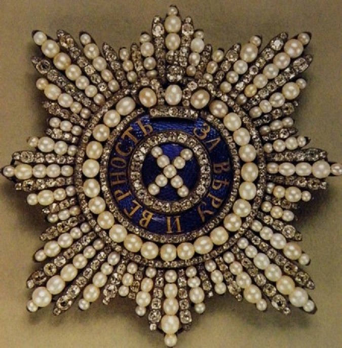St. Andrew  Order Breast Star with Pearls the collection of Russian Diamond Fund.jpg