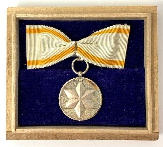 Supporting Member's Badge  of Imperial Soldiers' Relief Association.jpg