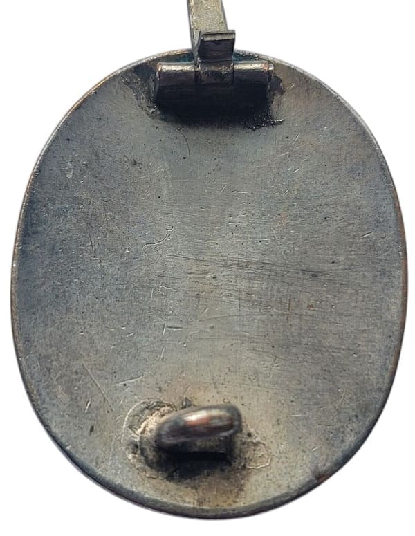 Taisho Funeral  Attendant’s  Badge 大喪使徽章.jpg