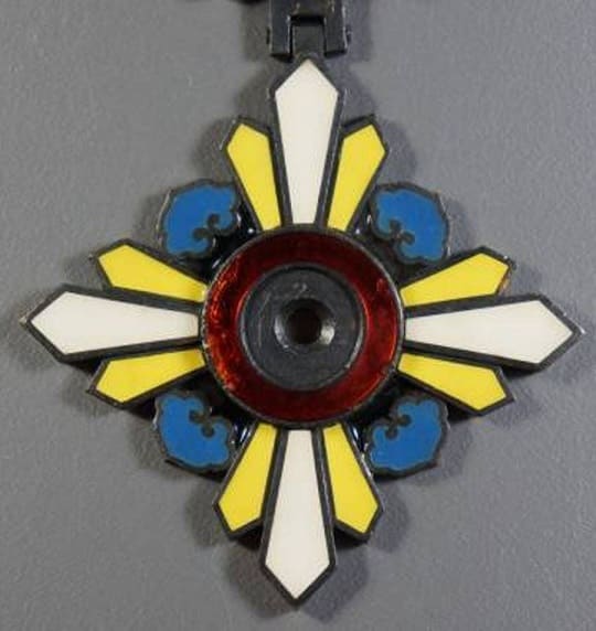 Technical Mark of Order of the Auspicious  Clouds.jpg