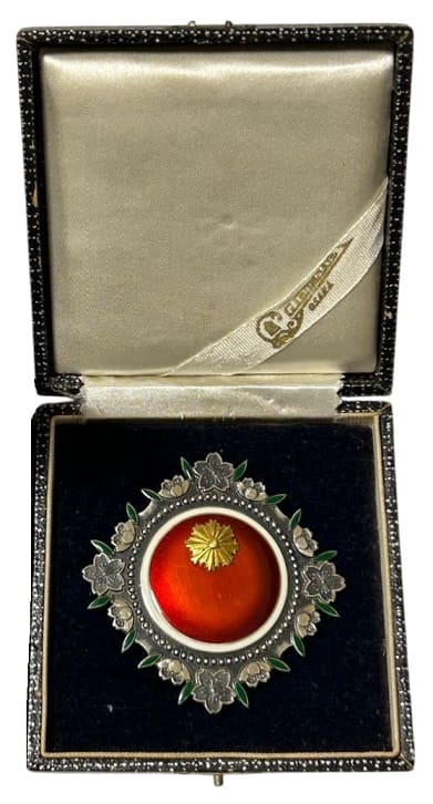 Tokyo Metropolitan Police Officer Award Badge.jpg