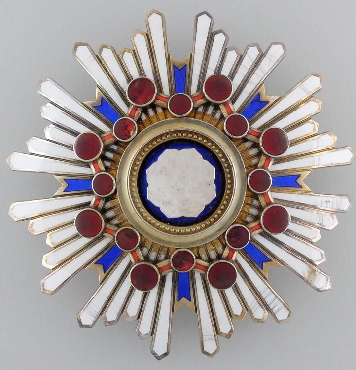 Trident Breast Star of the Order of the Sacred Treasure.jpg