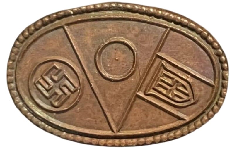Tripartite Pact Commemorative (japanese-made) Badge.jpg