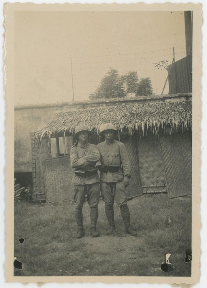 Tropical_helmets.jpg