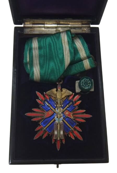 Type 1932 3rd class Golden Kite  order.jpg