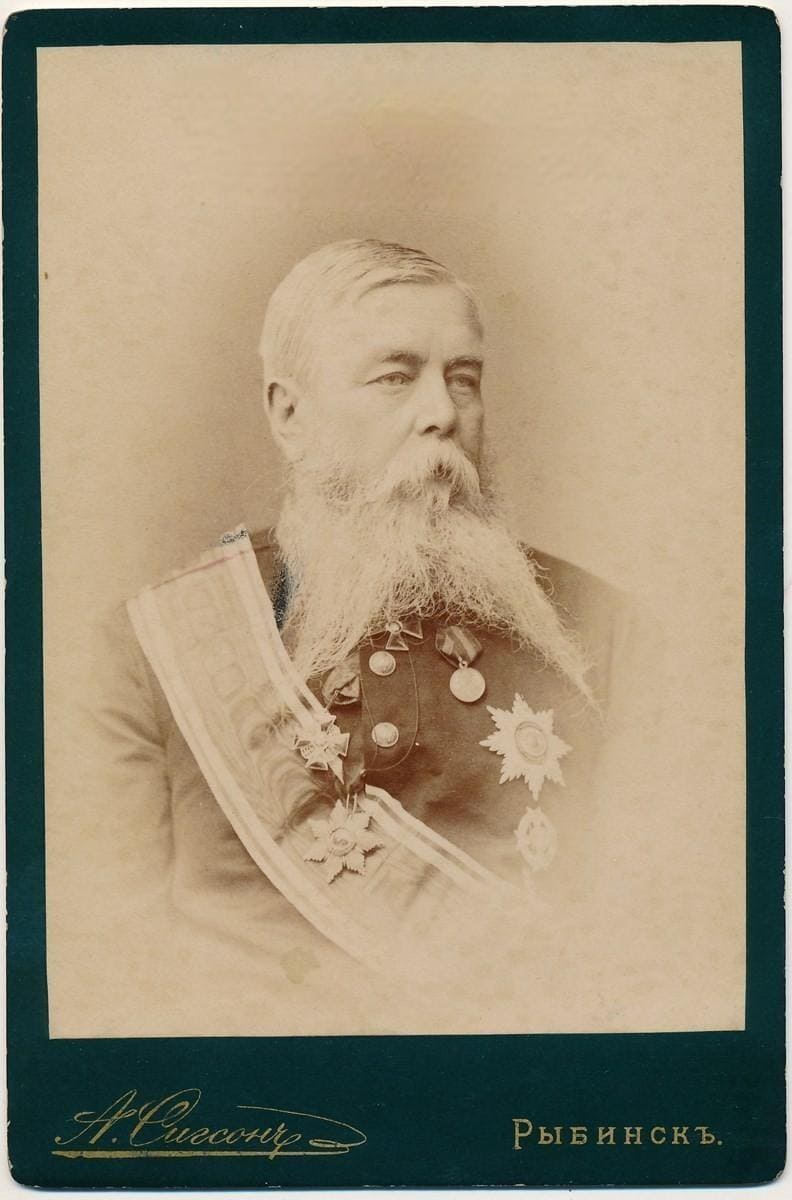 Unidentified cavalier of the 1st class Lion and Sun order.jpeg