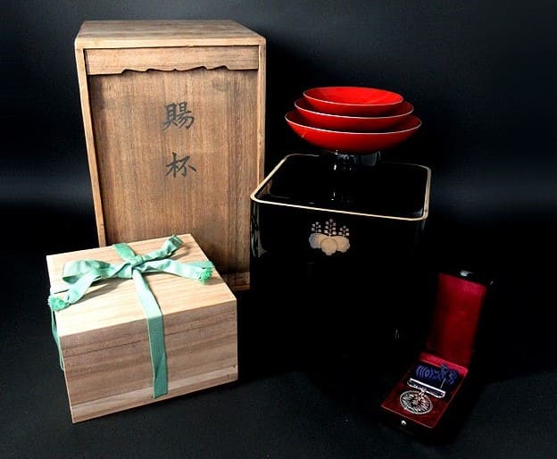 Urushi Awarding Set of Sake Cups with Silver  Paulownias.jpg