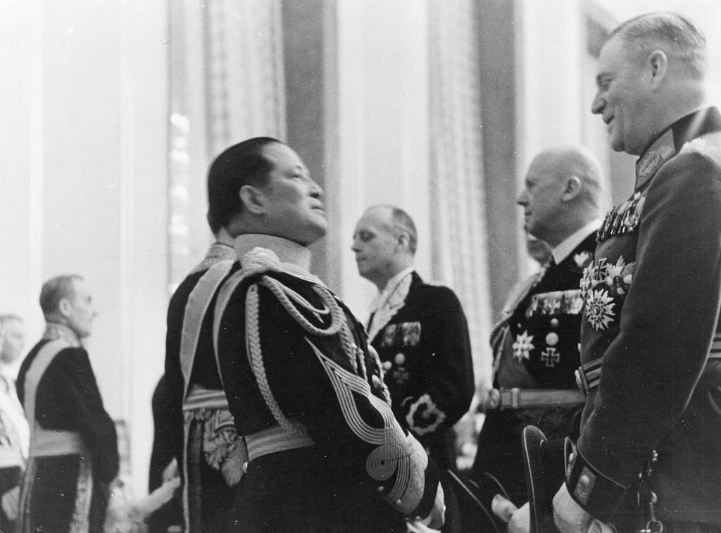 1st class Sacred Treasure and 1st class Rising Sun orders of Field ...