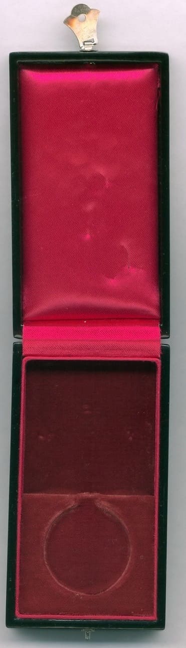 Yellow Ribbon  Honour  Medal awarded in 1998.jpg