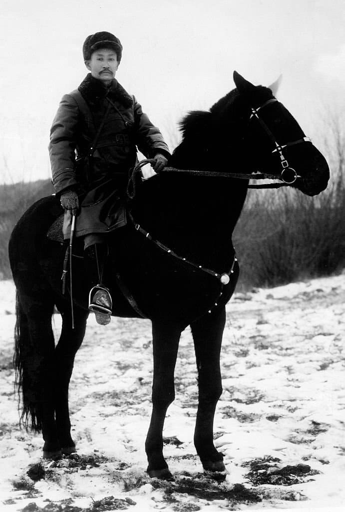 Zhanshan, Ma - General, China 1885-29.11.1950 - on horseback in the snow - 1932.jpg